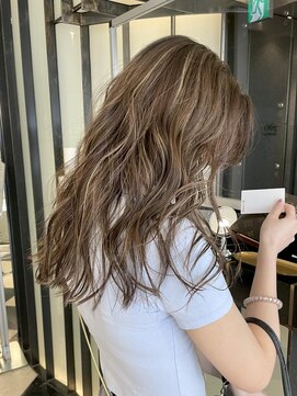 ラパンセヴェール(LA PENSEE VERT) 海外風レイヤーカット×ハイライトカラー