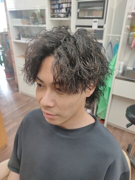 トリイ(TORII) ウルフセンターパート・ツイストパーマ