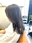 お肌に合わせたくすませすぎないオリーブベージュ