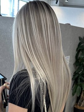 メリー オオサカ(Merly Osaka) very white balayage
