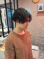 ムード カナザワ(mood kanazawa)&nbsp;シャドウパーマ×センターパート刈り上げマッシュ