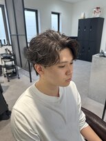 カルロイースタイル(CARLO e-style)&nbsp;フェザーパーマツーブロック刈り上げセンターパート