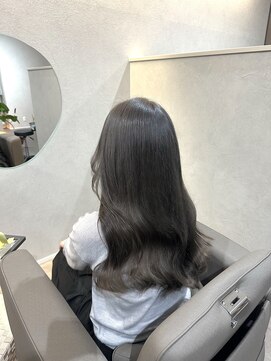 サロンドクオリア(Salon de Qualia) シルバーグレージュ