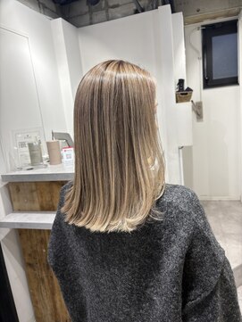 フォーク(FOLK) YAMATO 優しい印象に見える白髪ぼかしバレイヤージュハイライト