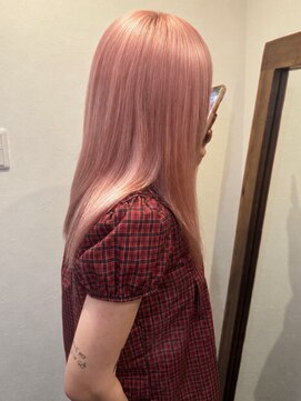 スリット(slit) ブリーチで叶うミルキーピンクロング