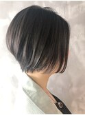 ダークカラーでも甘辛ショートボブ