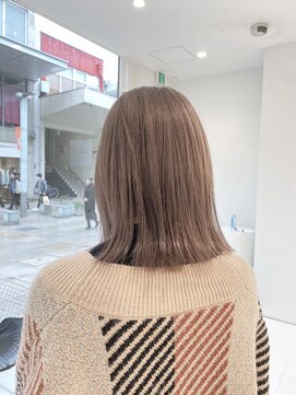 ノートエートル 西金沢(Nought etre) 10代20代ミルクティーベージュグレージュ透明感ツヤ髪ハイトーン
