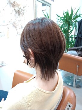 ラグラスヘア(LAGRAS HAIR) ラベンダーカラーの大人ウルフ