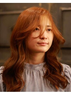 アンアタッシュ(UNE ATTACHE) ブリーチなしの外人風ハイトーンオレンジブラウン　セミディ