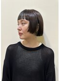 前上がりボブ オリーブグレー 暗髪ボブ