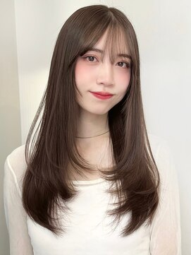 ローネス(LONESS) ふわっと動くレイヤーカットと透明感たっぷりくすみベージュ