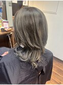 カーキベージュ