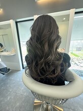 グランジーナドゥヘア(Gran Jiina de hair.) ハイライト　ロング