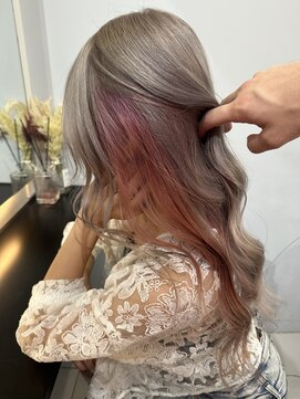 アイトーキョー 名古屋2nd(AI TOKYO) レイヤーカット/インナーカラー/グレー/顔周り/韓国/[栄/矢場町]