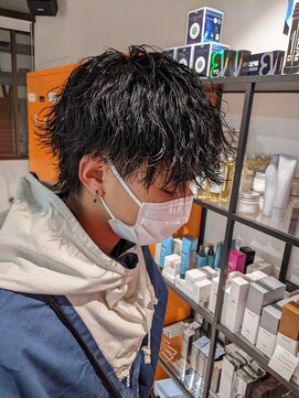 コワファーストナガサキシャンプーボーイ(COIFF1RST NAGASAKI SHAMPOO BOY) 波打ちパーマ×ショートマッシュウルフ