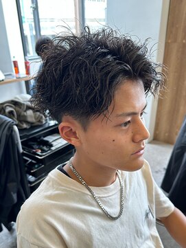 エルマーク 梅田(L-MARK) アップバング短髪ツイストスパイラルブリーチパーマツイスパ