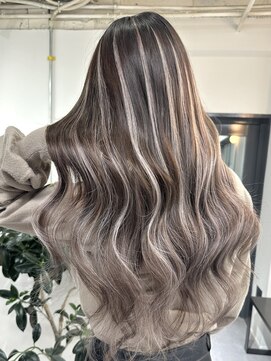 アルマバイロサ(ALMA by ROSA) グレージュ×ミルクティーハイライト/担当rui