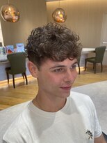 ウノプリール 西梅田ハービスプラザ店(uno pulir)&nbsp;刈り上げパーマ