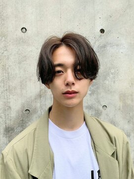 メンズヘアトーキョー(MEN'S HAIR TOKYO) 前下がりセンターパート/ニュアンスパーマ/トランクスヘア