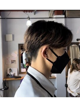 ヘアーデザイン ディードット ウル(D. ulu) ナチュラルセンターパート