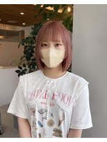 アム(am)&nbsp;グレージュ切りっぱなしボブ前髪ありミニボブミルクティベージュ