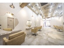 カロン トウキョウ 中野北口店(Kalon Tokyo)の雰囲気（清潔感たっぷりの店内◎シンプルな空間がポイント◇[中野]）