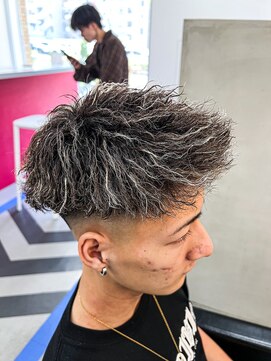 ダズルヘアラッシュ(DAZZLE hair RUSH) ホワイトメッシュ×束感ツイスト