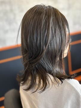 くびれレイヤー × グレージュ