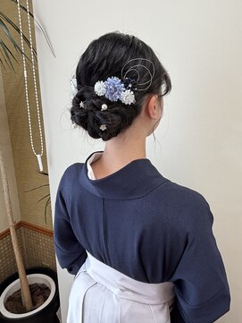 ヘアーボー ラーラ(hairbeau L'ala) ルーズアップシニヨン