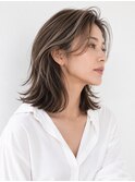 白髪の多い分け目や顔まわりに！白髪ぼかしハイライト