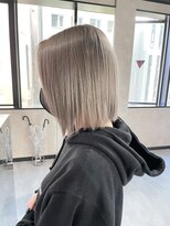 キッススワン(KISS SWAN)&nbsp;さらちゅあ☆グレージュ切りっぱなしボブ