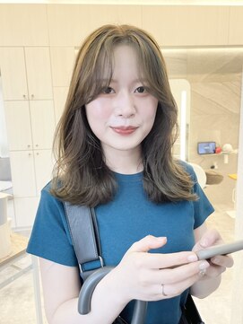 アナ ラーナ(Anna Lanna) 柔らかカーキベージュ×ブリーチなし