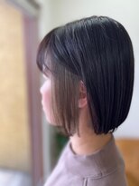 エルフゥ(Elle fou)&nbsp;ぱつっとボブ　シルバーインナーカラー