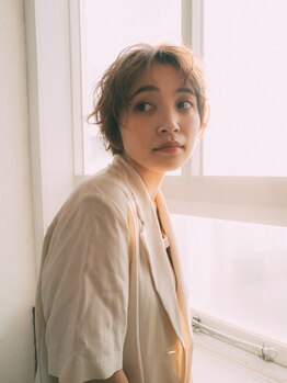エルソア(elsoa,styles)の写真/重たい印象を与えない上品なグレイカラー☆明るくナチュラルな白髪ぼかしが人気［下総中山/下総中山駅］