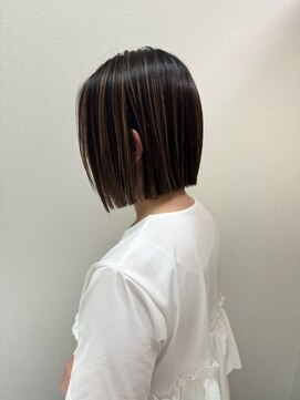 美容室 フォーリア Foglia 切りっぱなしボブ ハイライト