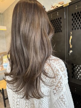 アチーブリス(achieve Liss) ミルクティーベージュゆるふわウェーブロング艶感大人可愛い