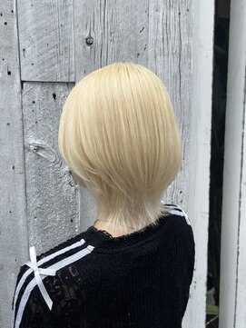 アン(Hair make un) 【ホワイトウルフ】