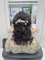 ミディアムヘアのハーフアップ【清板】