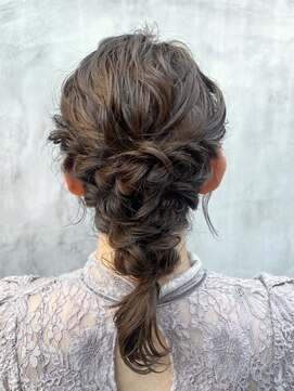 ガーランド (Garland) 【大人かわいい】編み下ろし ミディアム お呼ばれ