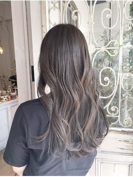 ノラ(Nora) 透明感ニュアンスカラー