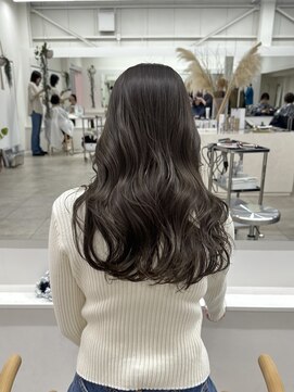 ニュイアン(nuian) オリーブグレージュ
