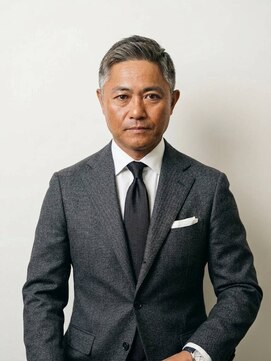 ザン トーキョー(ZAN TOKYO) 洗練された大人を演出する、知的なグレイヘア・ショートスタイル