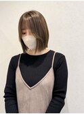 ぱつっとボブ　ミルクティーベージュ