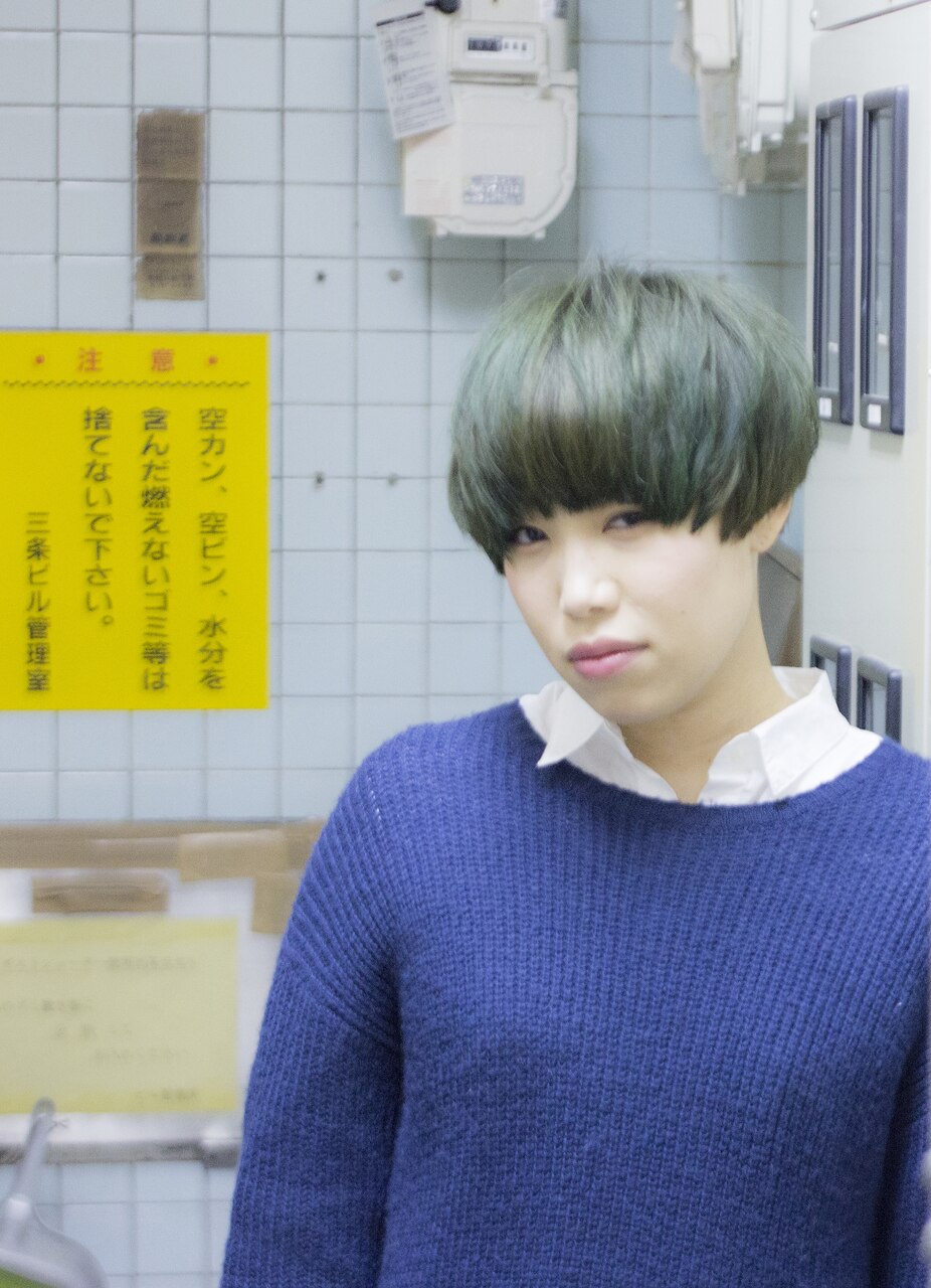 PITD ホワイト・ピンクグラデーション ショートボード ホワイトピンクカラーヘア ひし形ショートボブヘアスタイル ケア