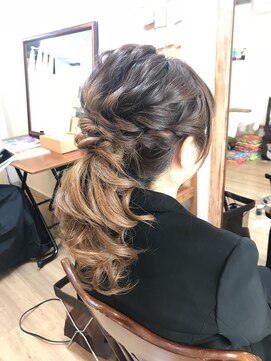 ロカット サロン(Roquat Salon) なみなみローポニーアレンジ【ヘアアレンジ　立川/立川南/袴】