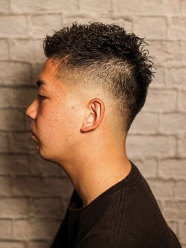 グレイスフル バーバープラチナム 六本木店(Graceful Barber platinum) アップバングフェード／0mm／スキン