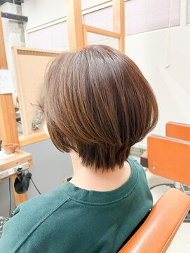 ユッカ エルア 武庫之荘南口(YUCCA elua) [エルア角床]大人可愛いショートレイヤー