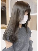 透明感オリーブグレージュ