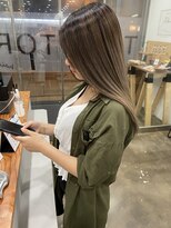 ノース(THE NORTH) 上品さと自然な透明感があるバレイヤージュデザイン