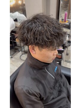 オーラ(AuRa) 重めマッシュ×波巻きパーマ